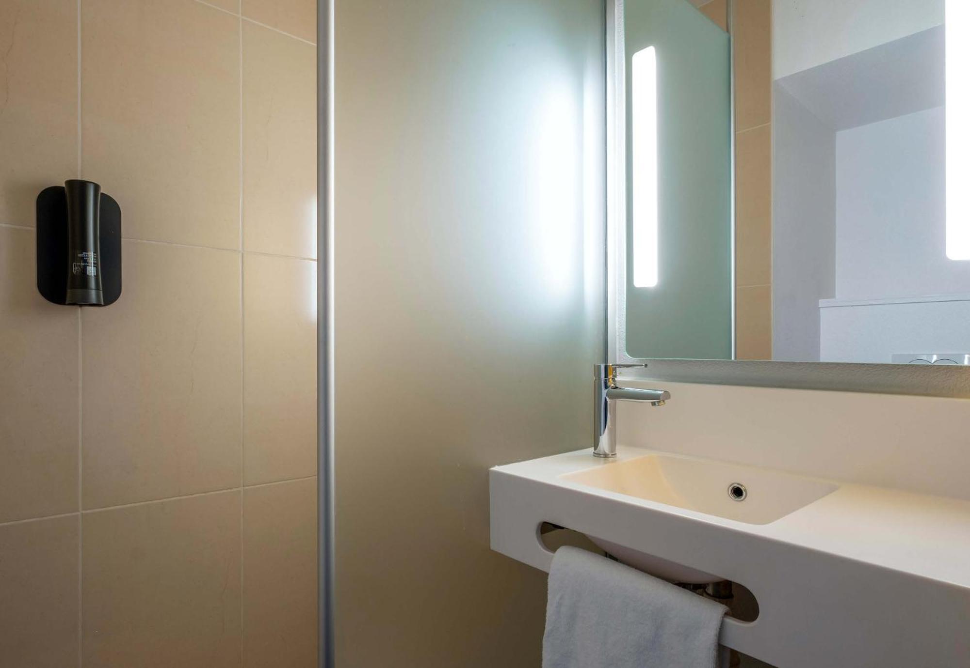 B&B Hotel Niort Marais Poitevin Est מראה חיצוני תמונה